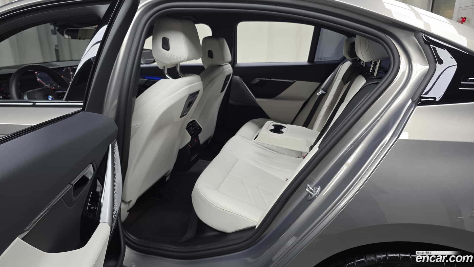5-Series BMW 2025.6-OPTION-016