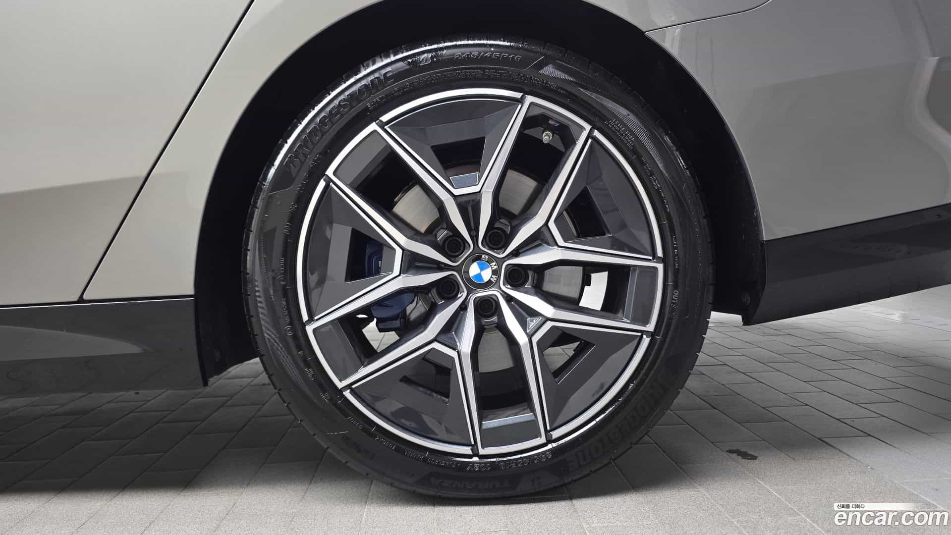 5-Series BMW 2025.6-OUTER-031
