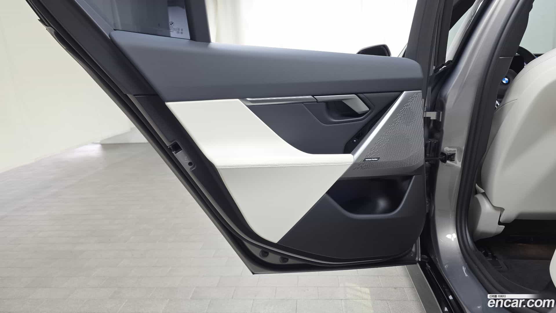 5-Series BMW 2025.6-INNER-035