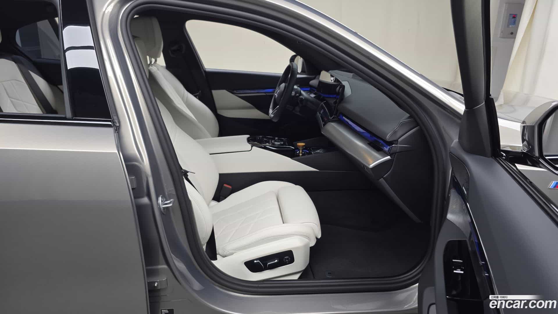 5-Series BMW 2025.6-INNER-036