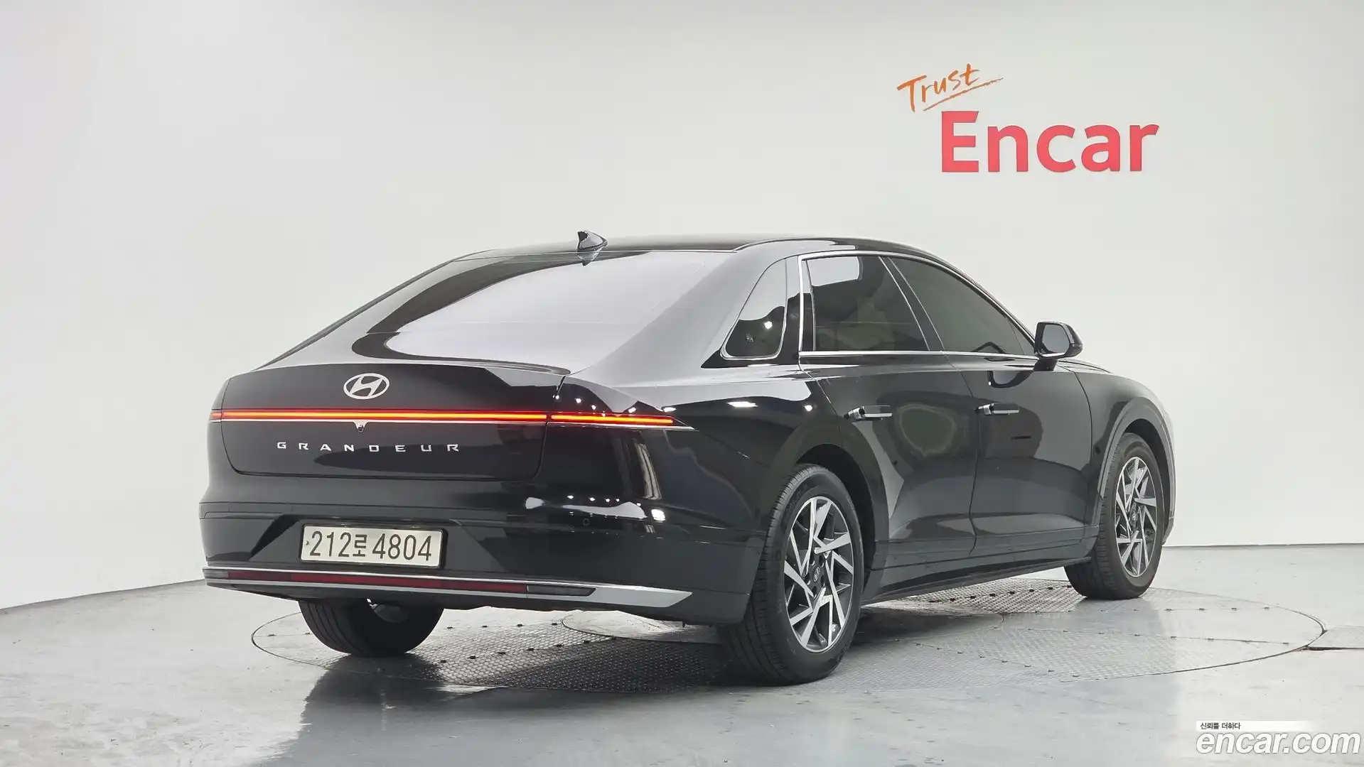 Grandeur Hyundai 2023.2-OUTER-002