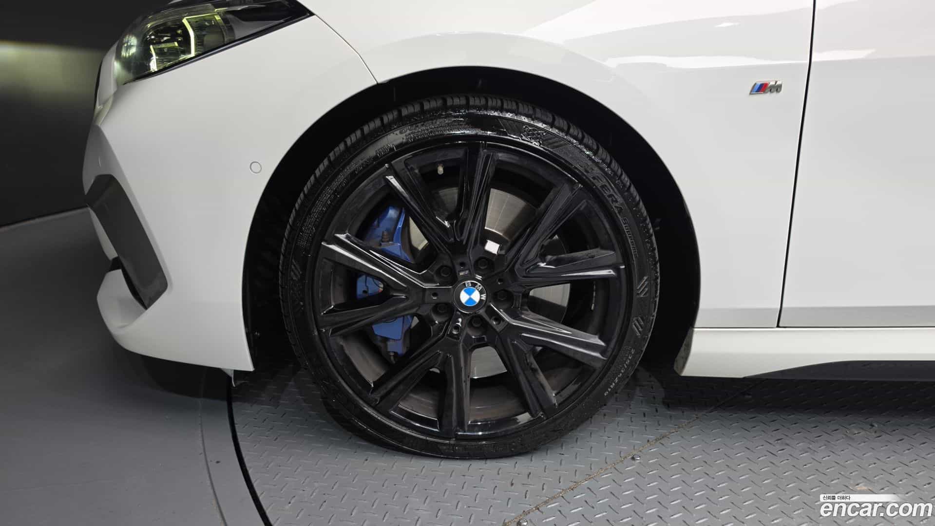 2-Series BMW 2022.1-OUTER-005