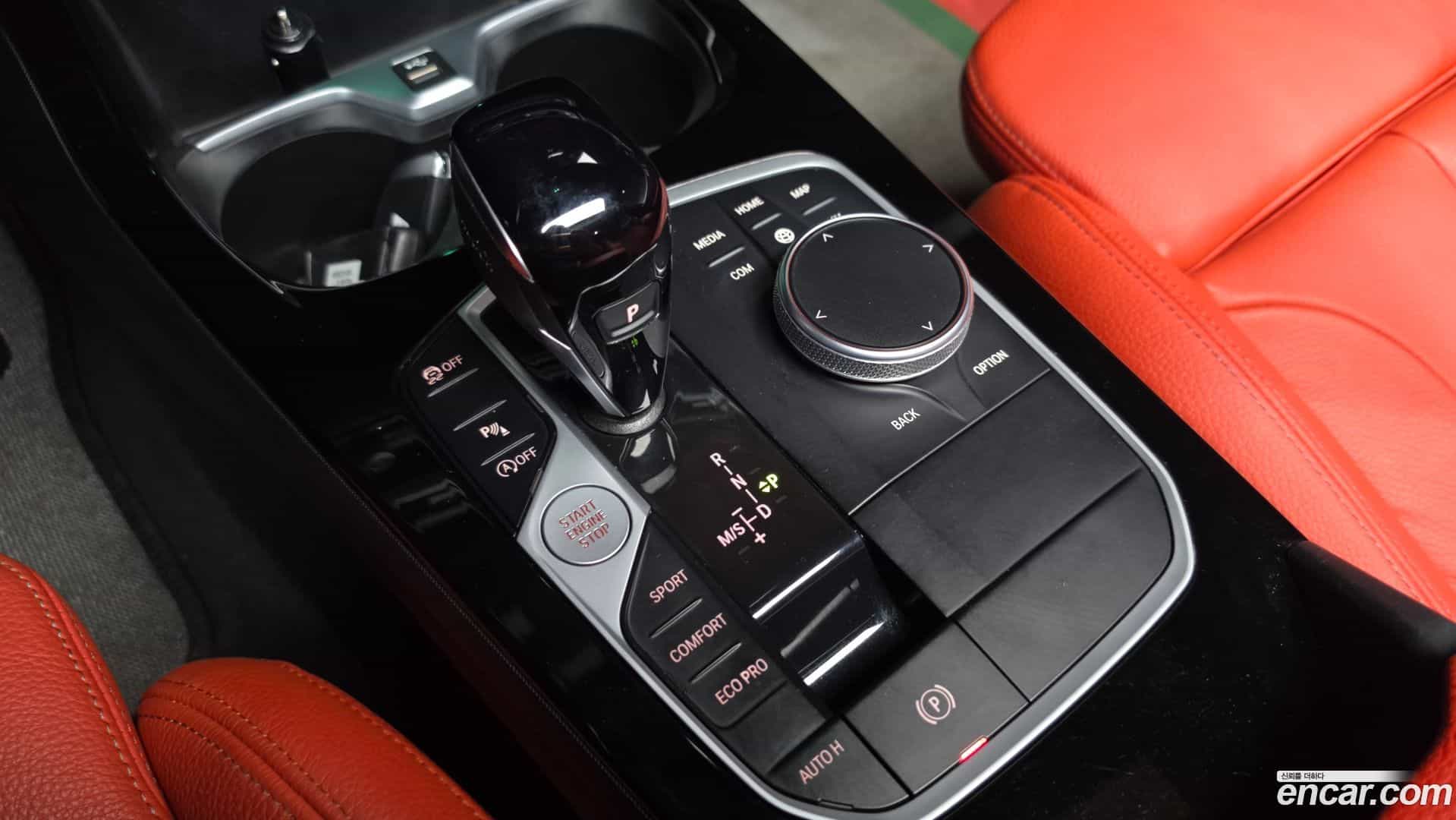 2-Series BMW 2022.1-INNER-009