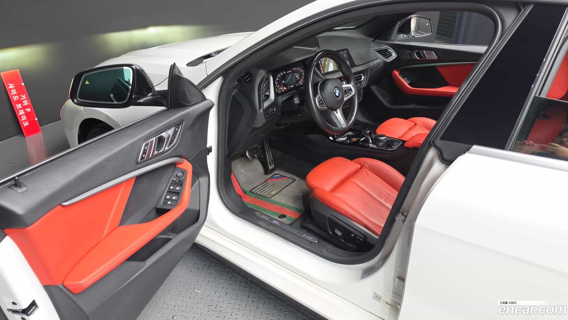 2-Series BMW 2022.1-INNER-010