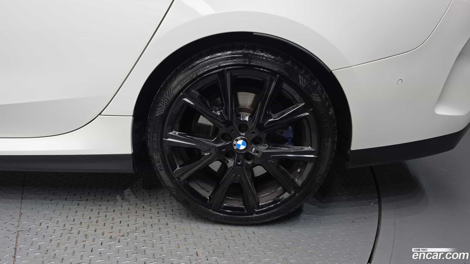 2-Series BMW 2022.1-OUTER-031