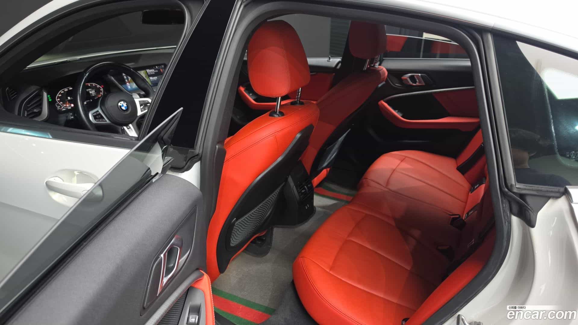 2-Series BMW 2022.1-INNER-036