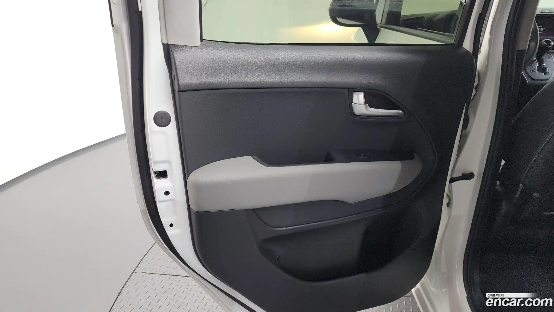 RAY Kia 2023.1-INNER-035