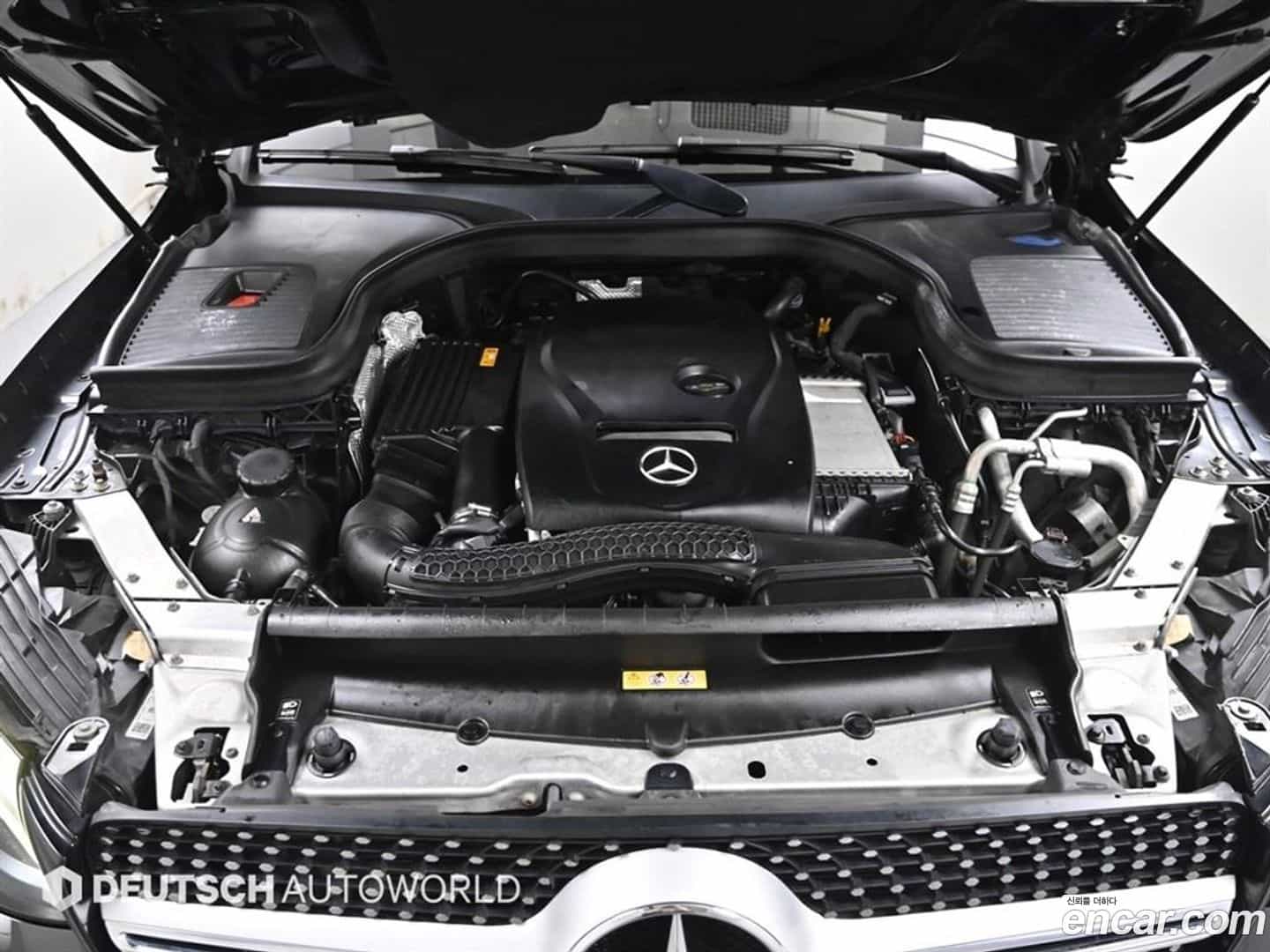 GLC-Class Mercedes-Benz 2019.10-OUTER-006