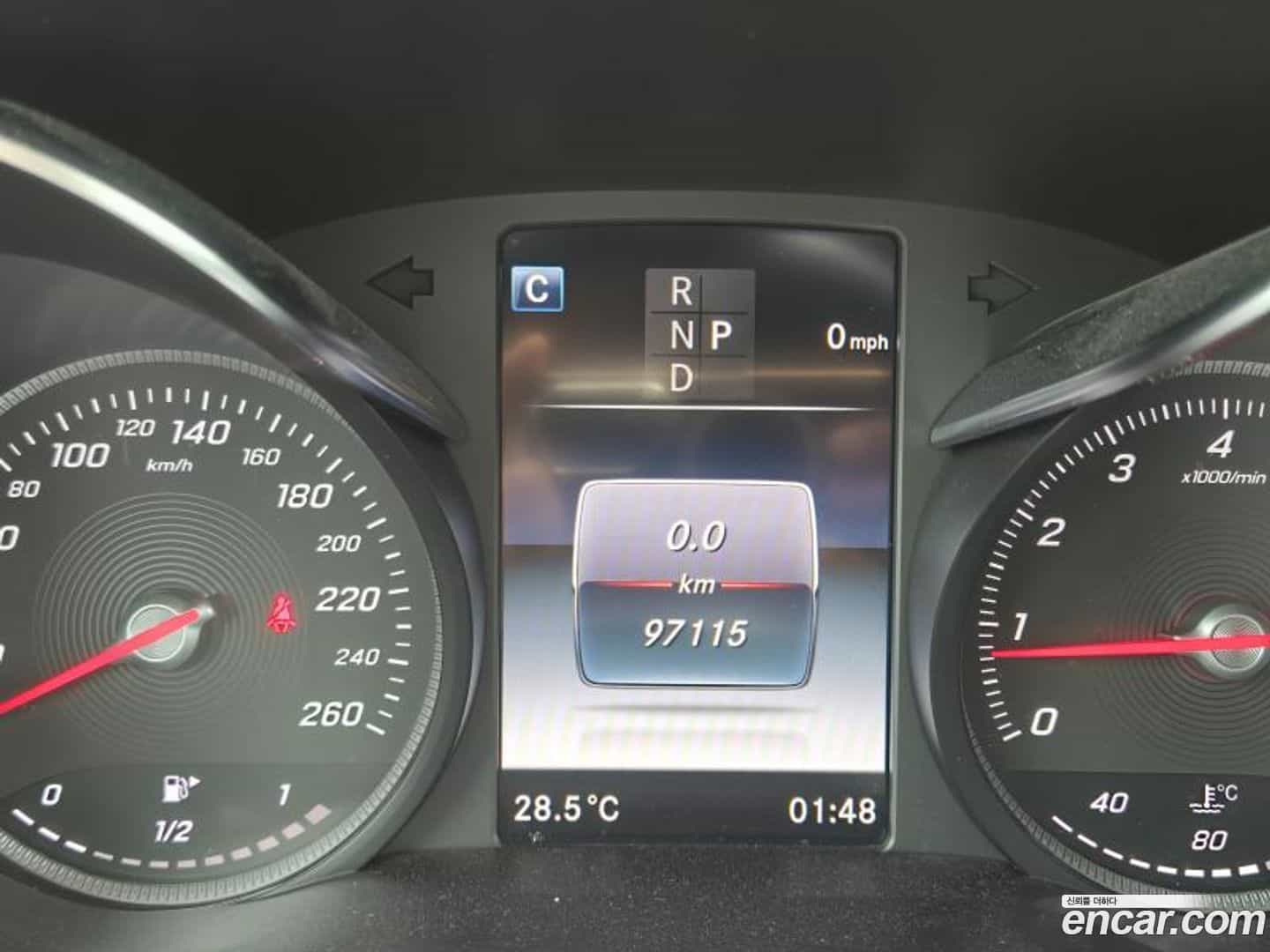 GLC-Class Mercedes-Benz 2019.10-INNER-008