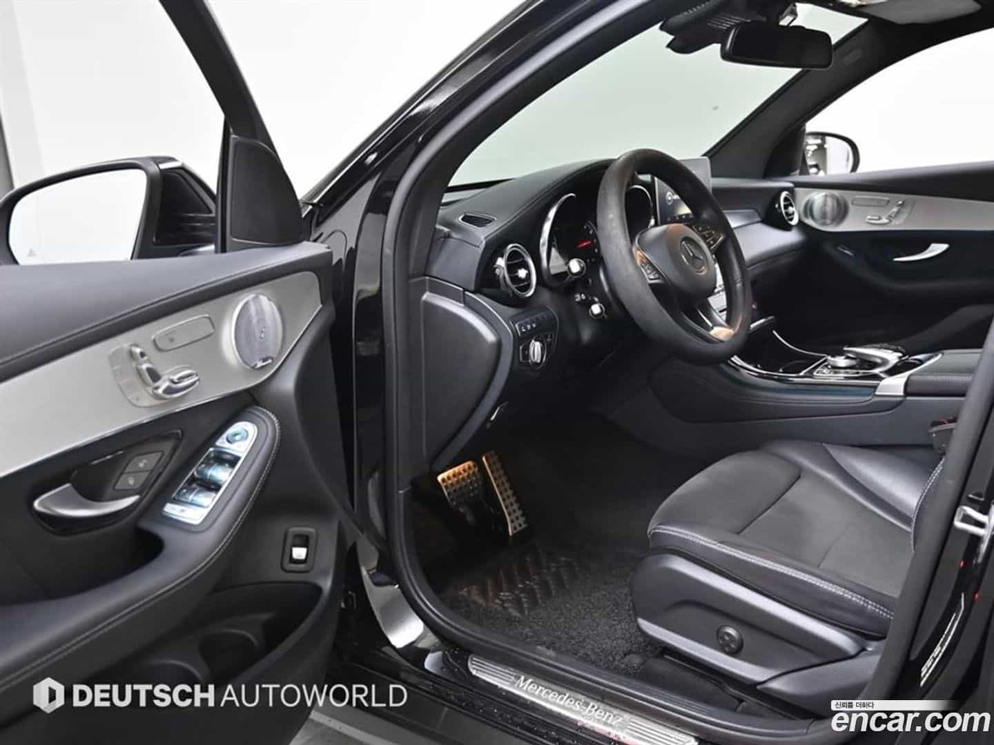 GLC-Class Mercedes-Benz 2019.10-OPTION-015