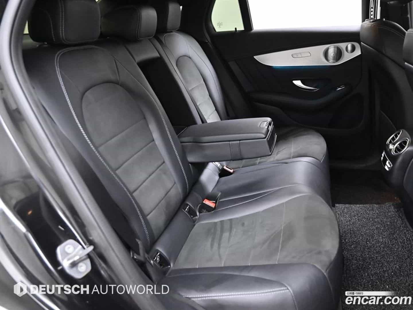 GLC-Class Mercedes-Benz 2019.10-OPTION-016