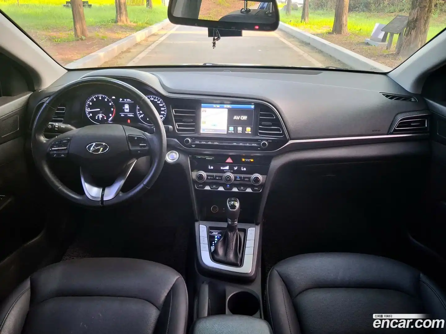 AVANTE Hyundai 2019.2-INNER-008