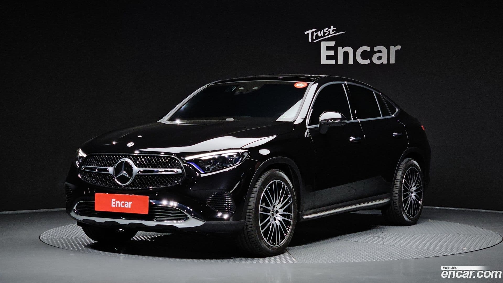 Main__Slider__Photo:GLC-Class Mercedes-Benz 2025.7-0