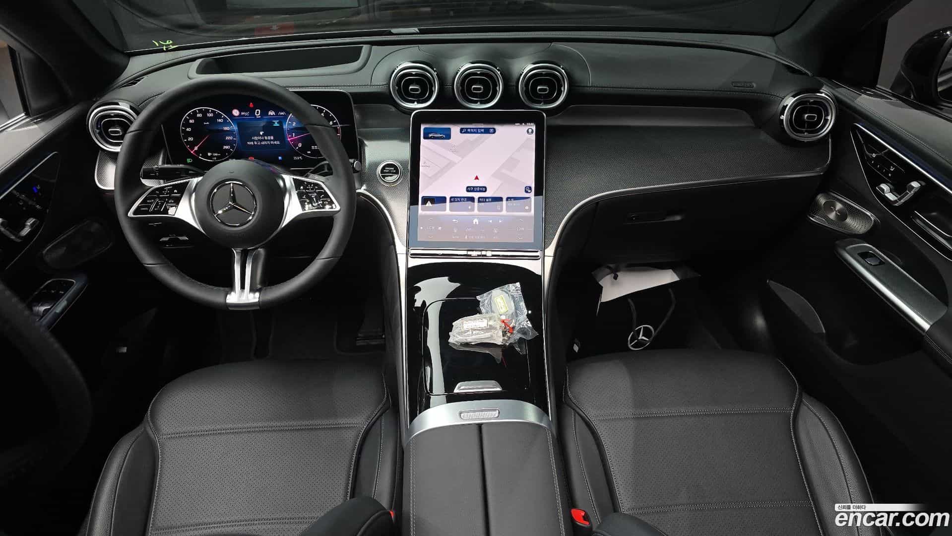 GLC-Class Mercedes-Benz 2025.7-INNER-007