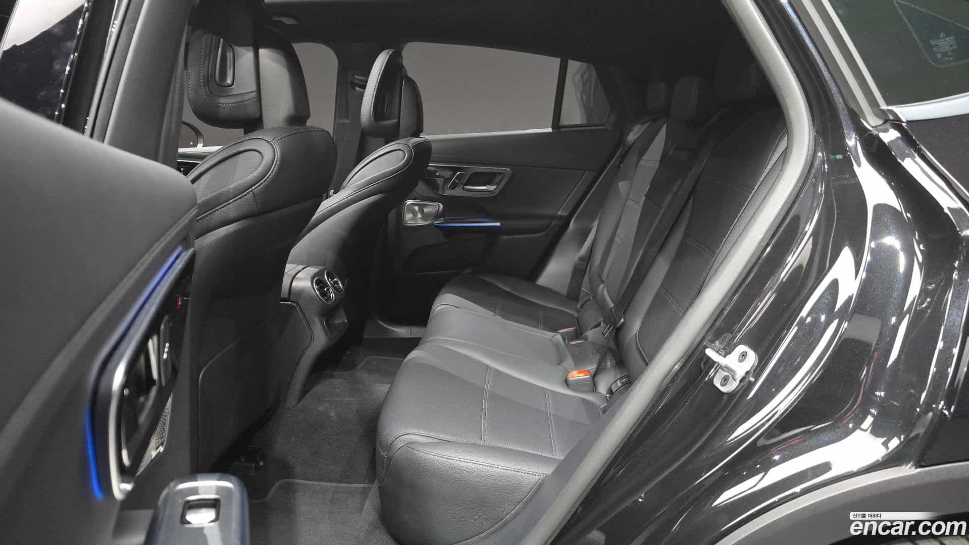 GLC-Class Mercedes-Benz 2025.7-OPTION-016