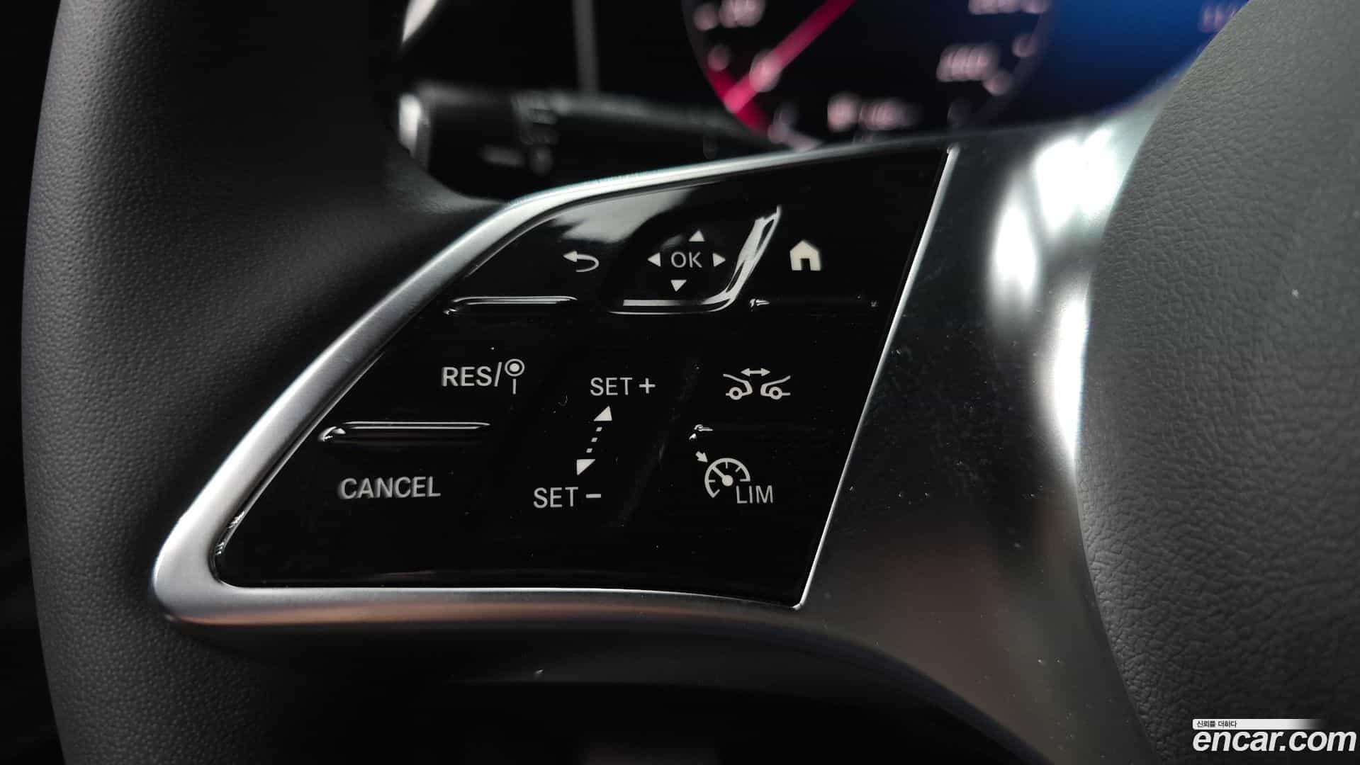 GLC-Class Mercedes-Benz 2025.7-OPTION-042