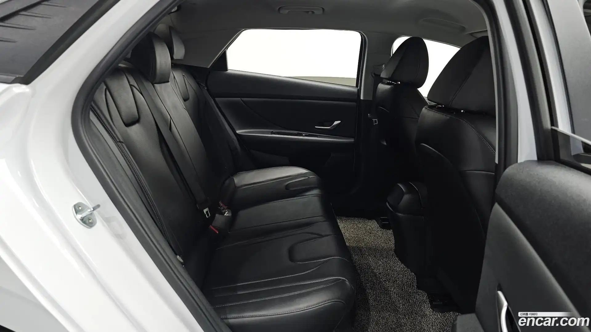 AVANTE Hyundai 2021.3-OPTION-016