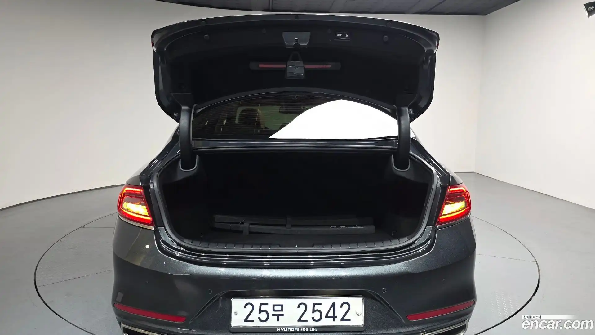 Grandeur Hyundai 2019.2-OPTION-024