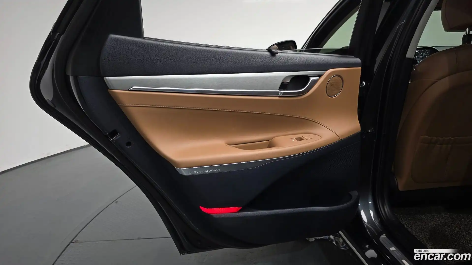 Grandeur Hyundai 2019.2-INNER-035
