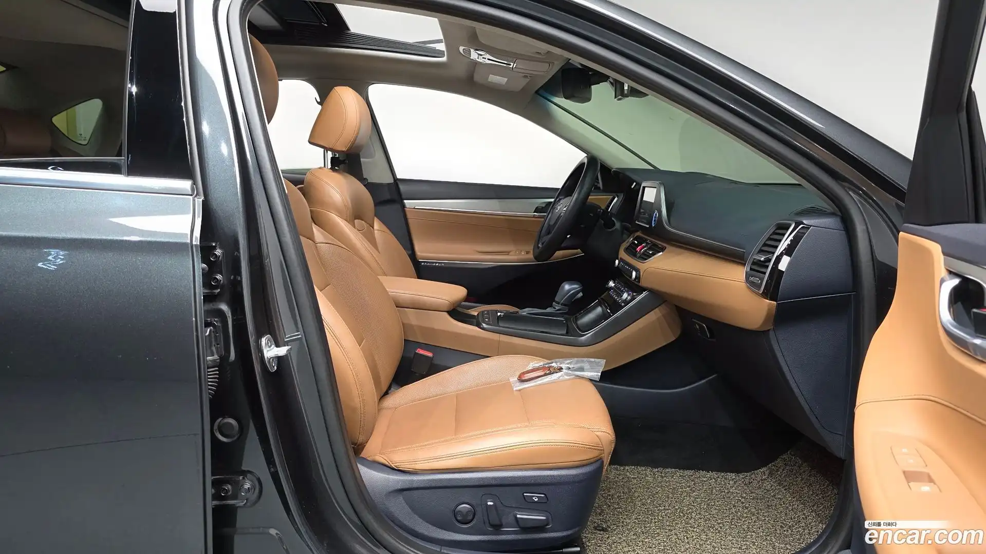 Grandeur Hyundai 2019.2-INNER-036