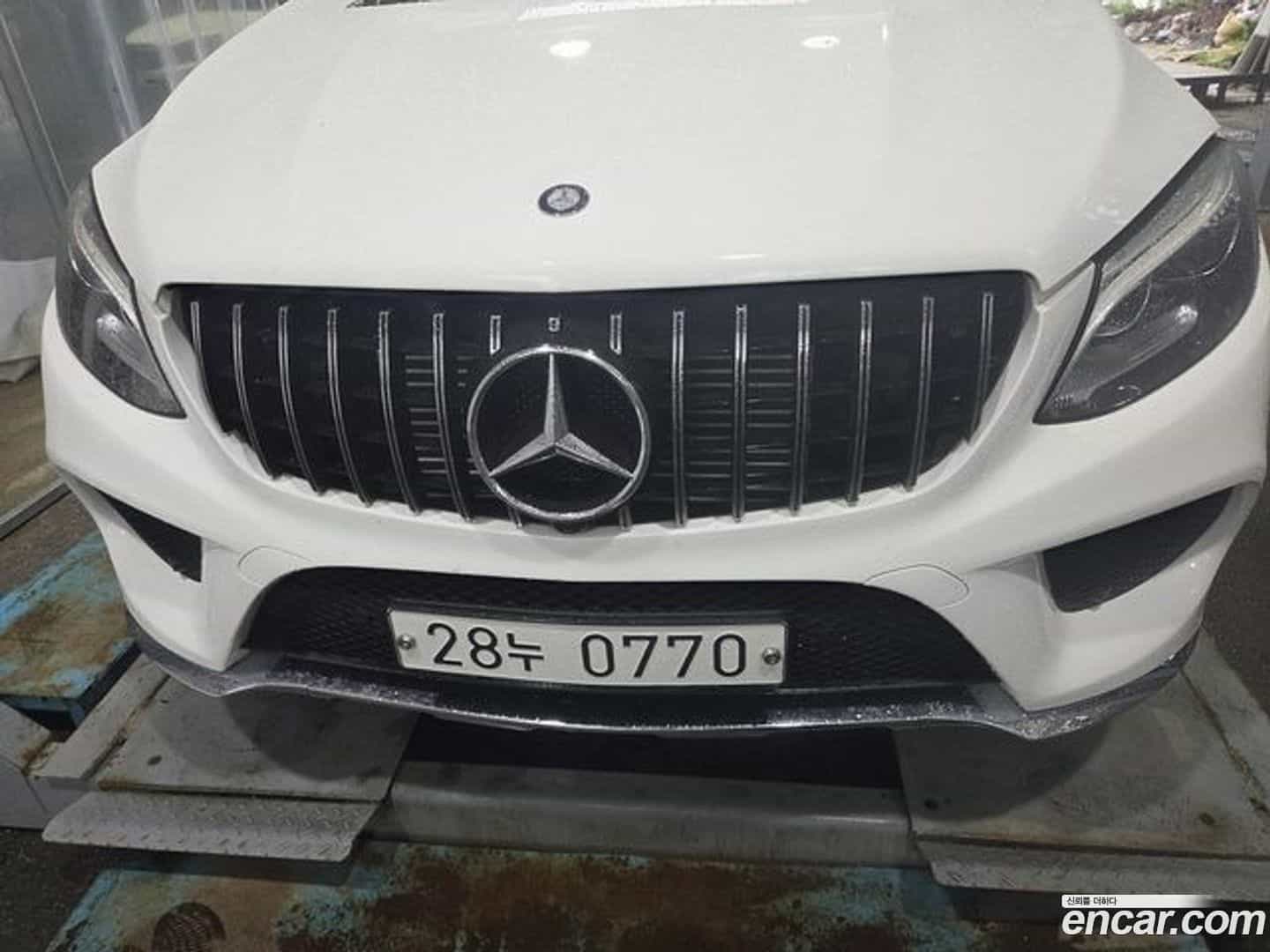 GLE-Class Mercedes-Benz 2016.4-OUTER-001