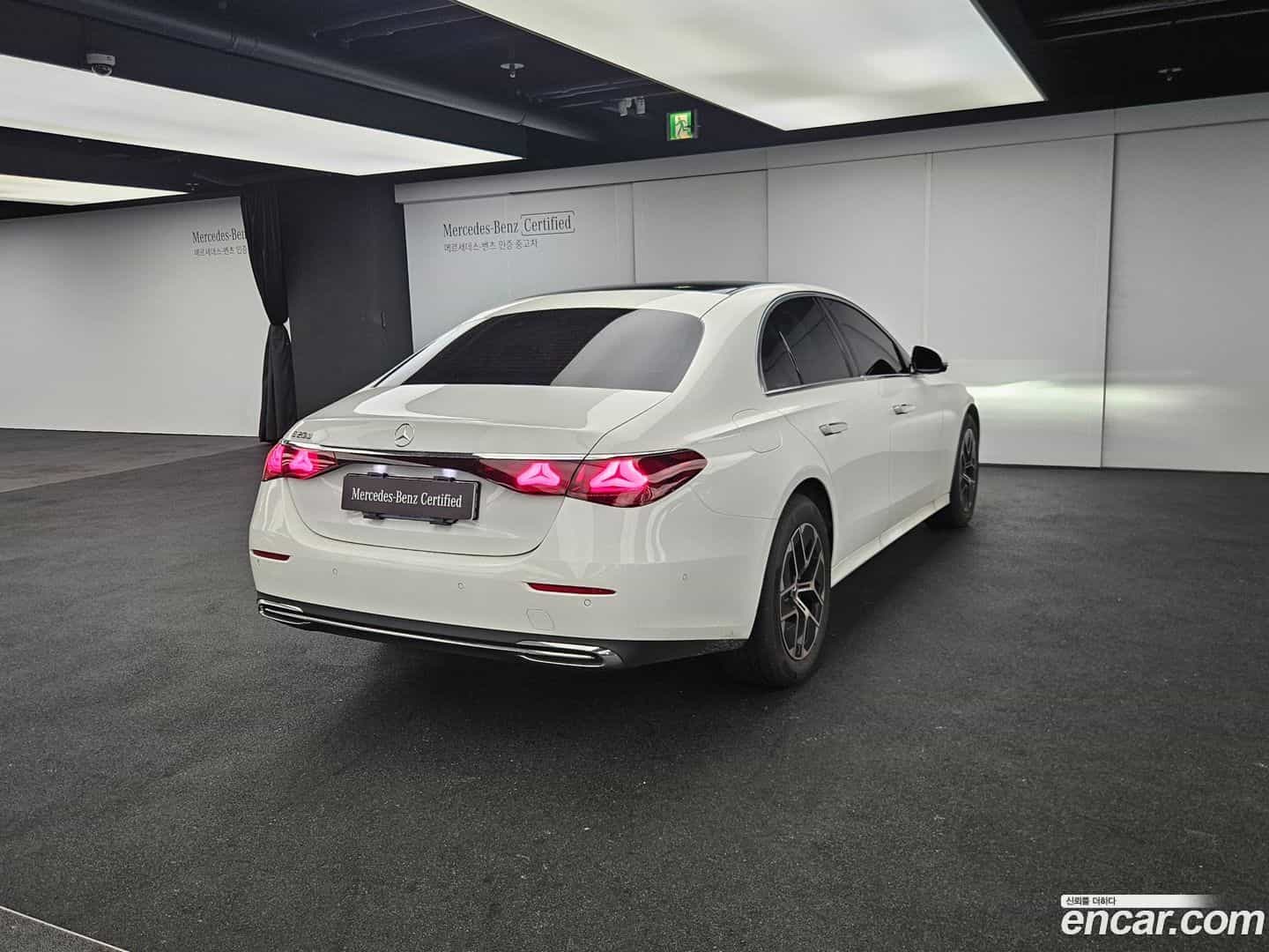 E-Class Mercedes-Benz 2026.1-OUTER-002