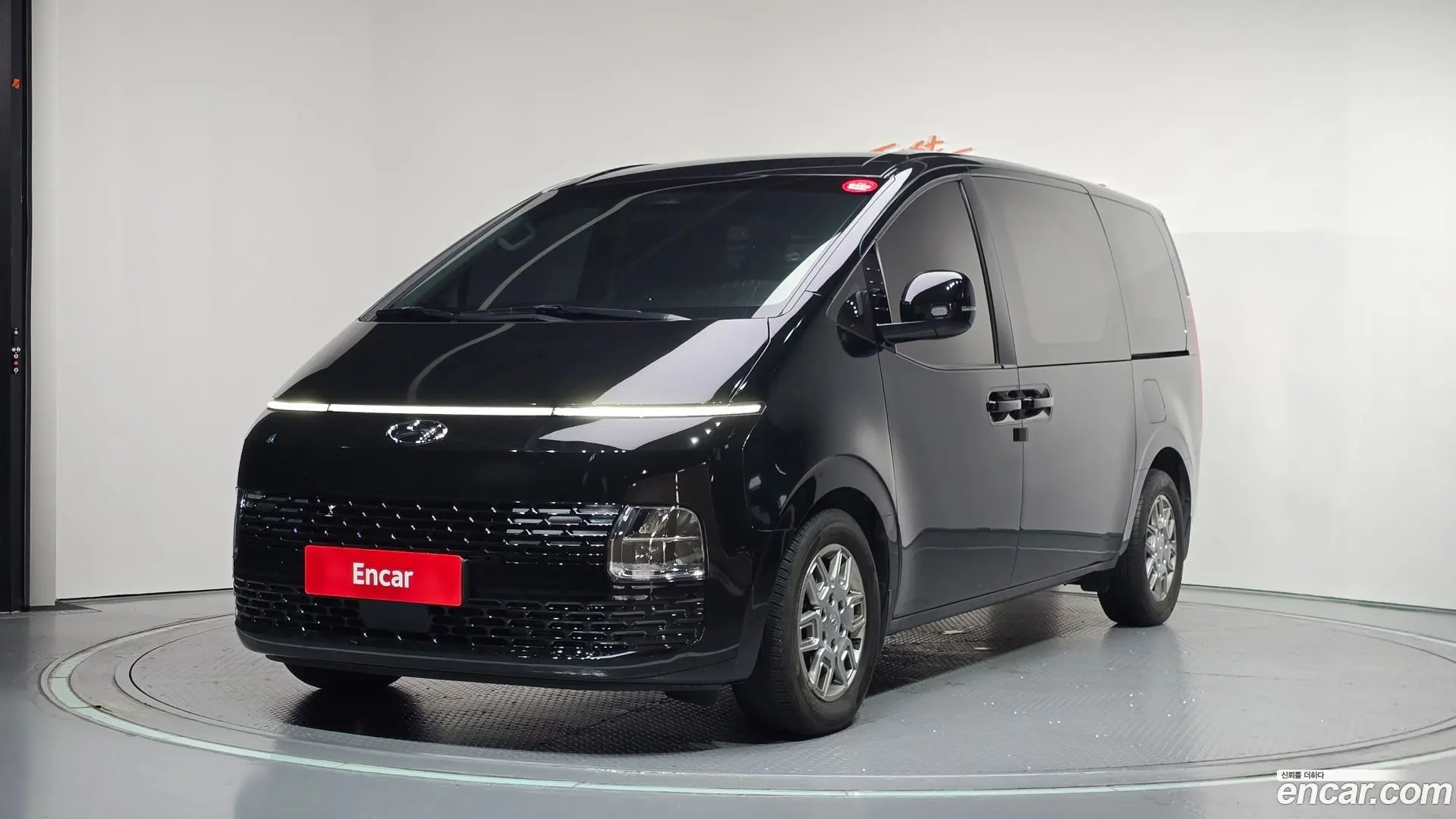 Main__Slider__Photo:Staria Hyundai 2021.7-0