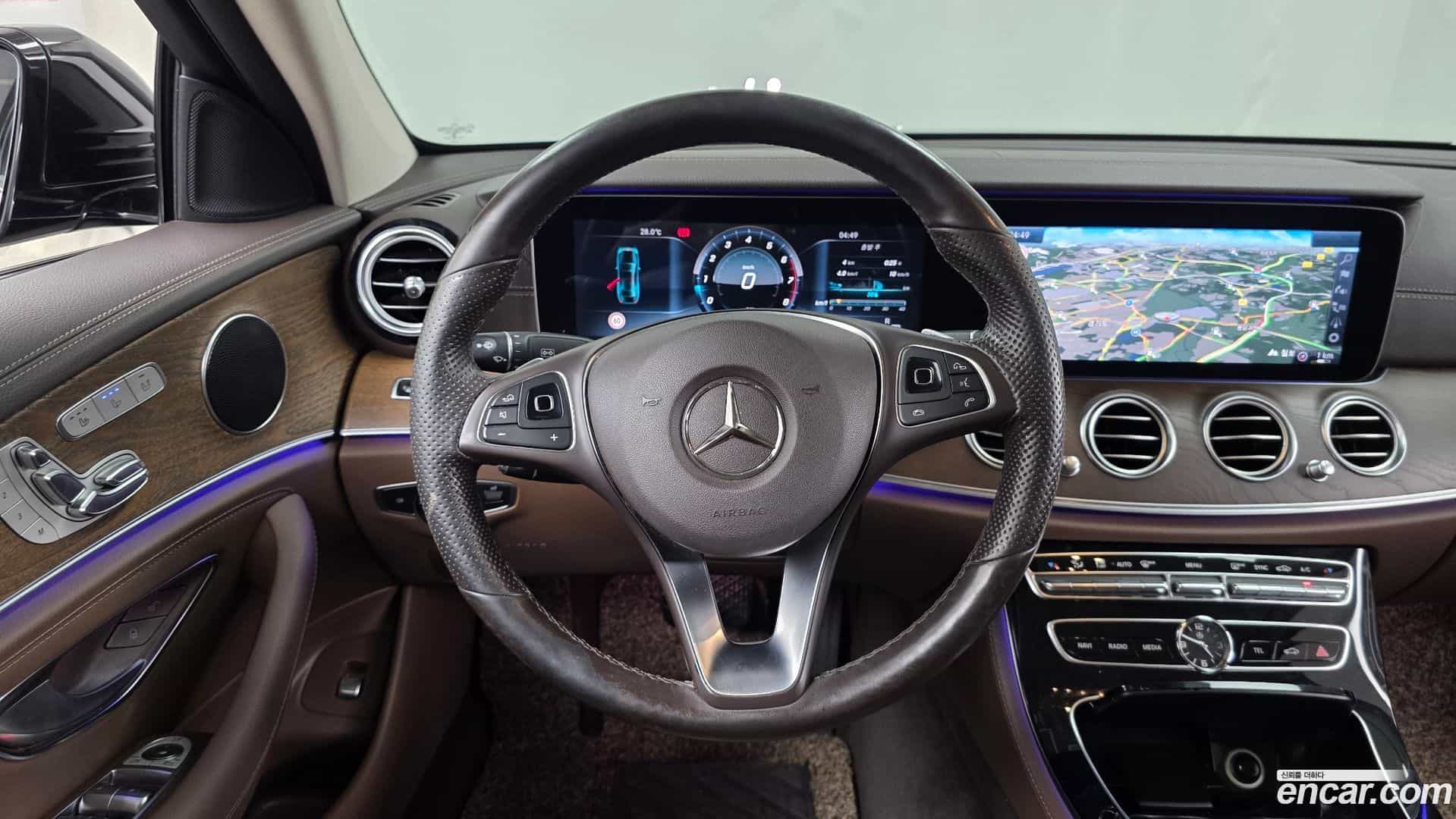 E-Class Mercedes-Benz 2017.0-OPTION-017