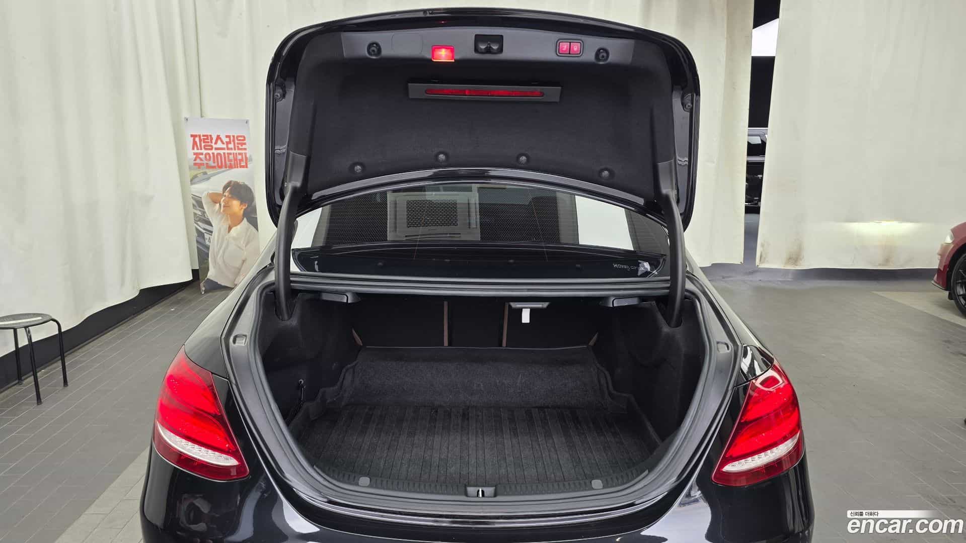 E-Class Mercedes-Benz 2017.0-OPTION-024