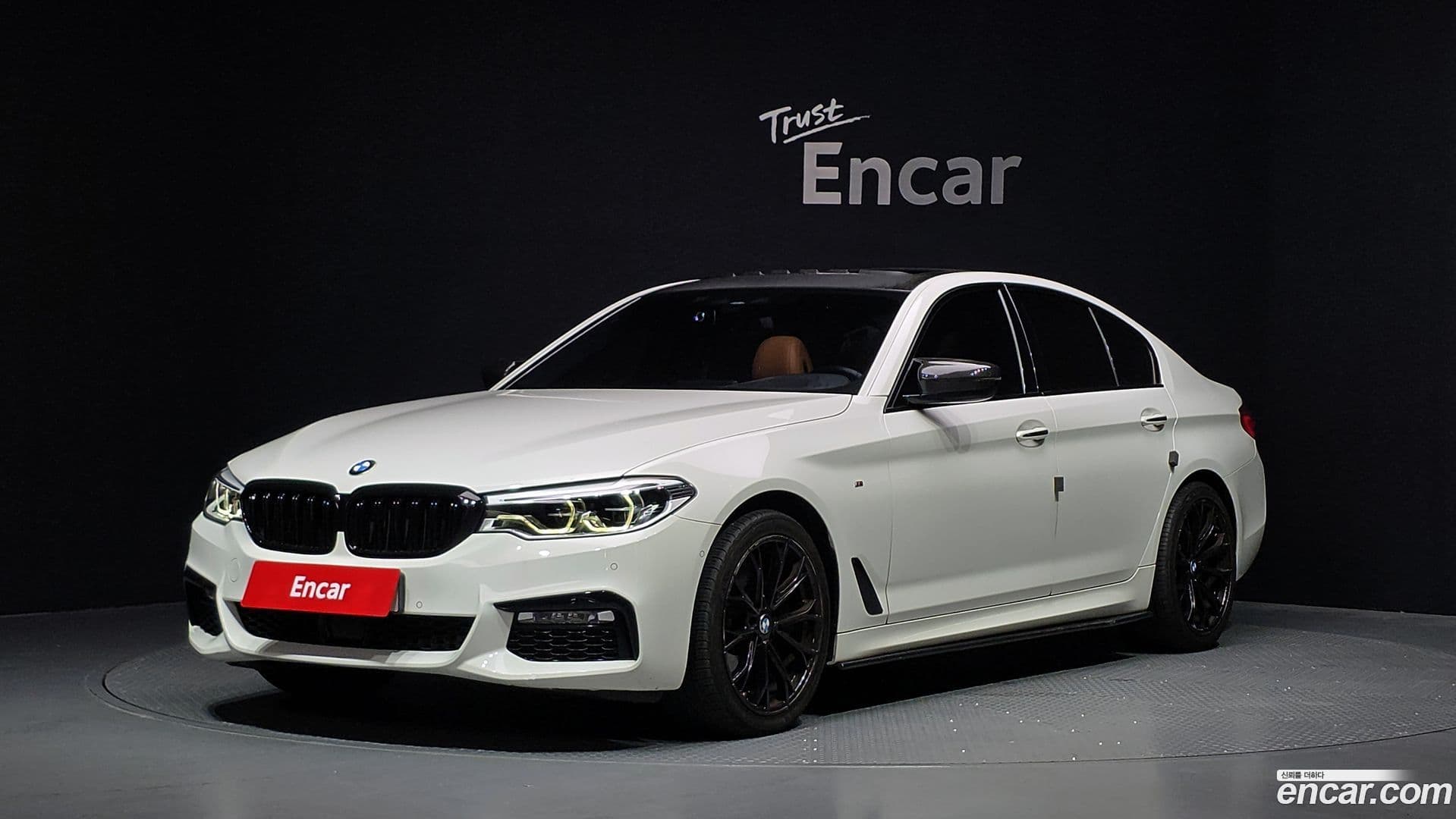 Main__Slider__Photo:5-Series BMW 2017.8-0