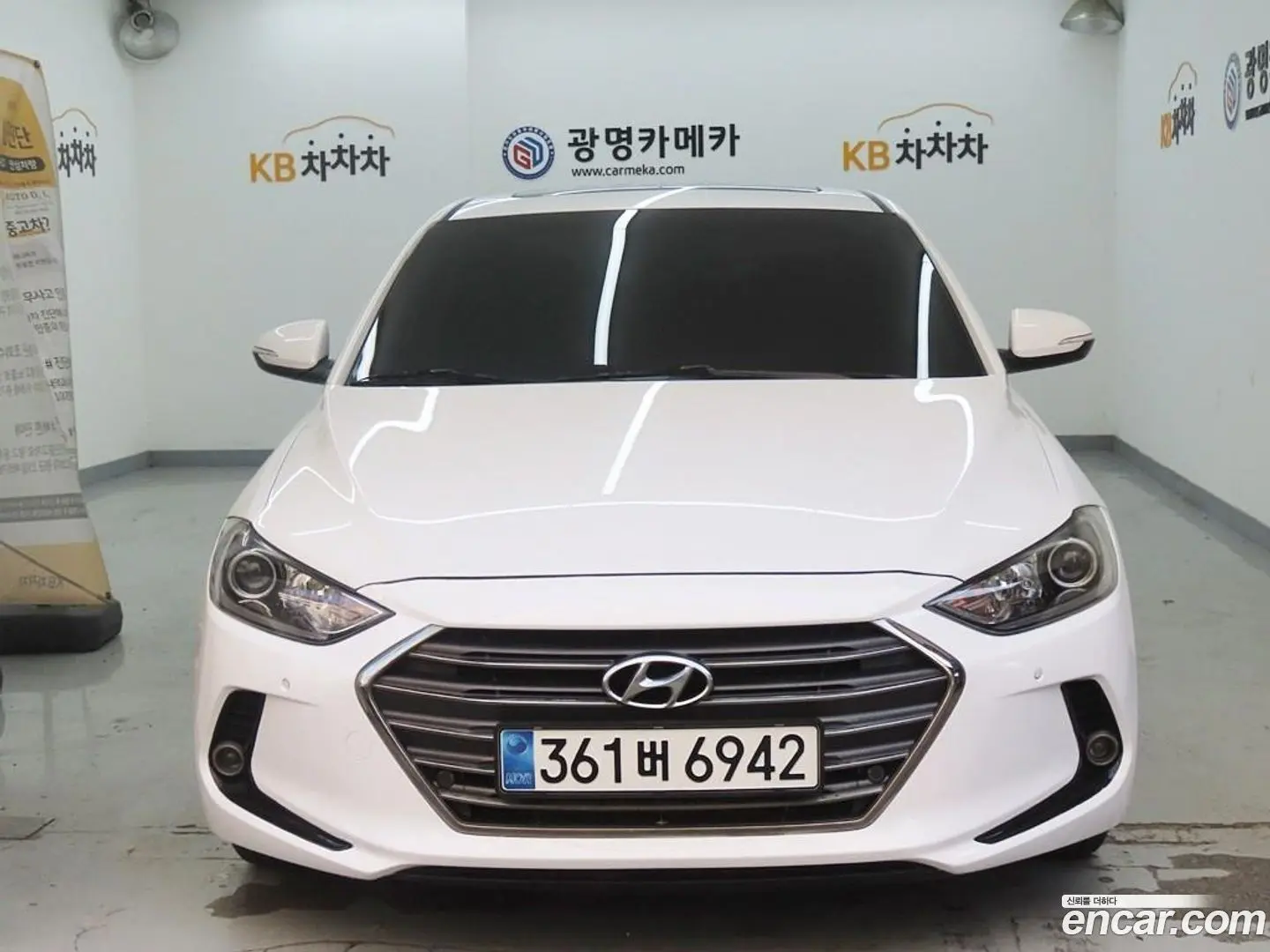 Main__Slider__Photo:AVANTE Hyundai 2017.3-0