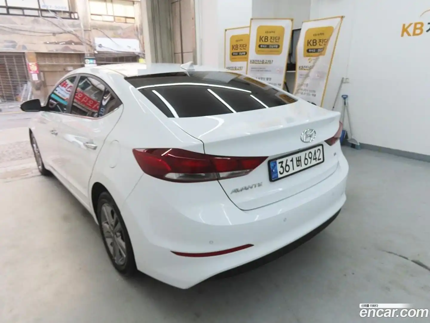 AVANTE Hyundai 2017.3-OUTER-004