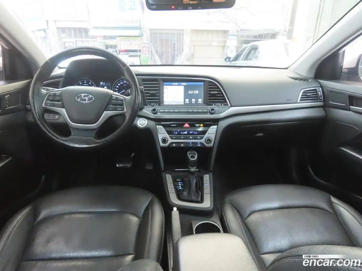 AVANTE Hyundai 2017.3-INNER-007