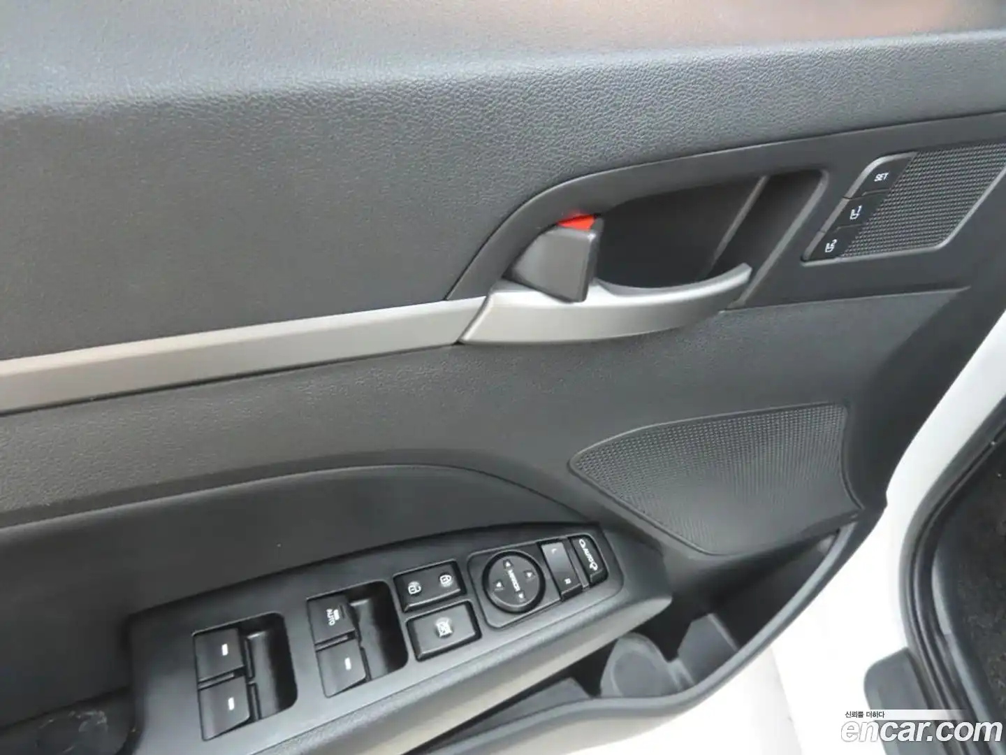 AVANTE Hyundai 2017.3-INNER-009