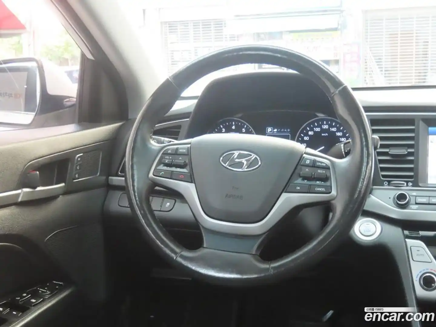 AVANTE Hyundai 2017.3-OPTION-021