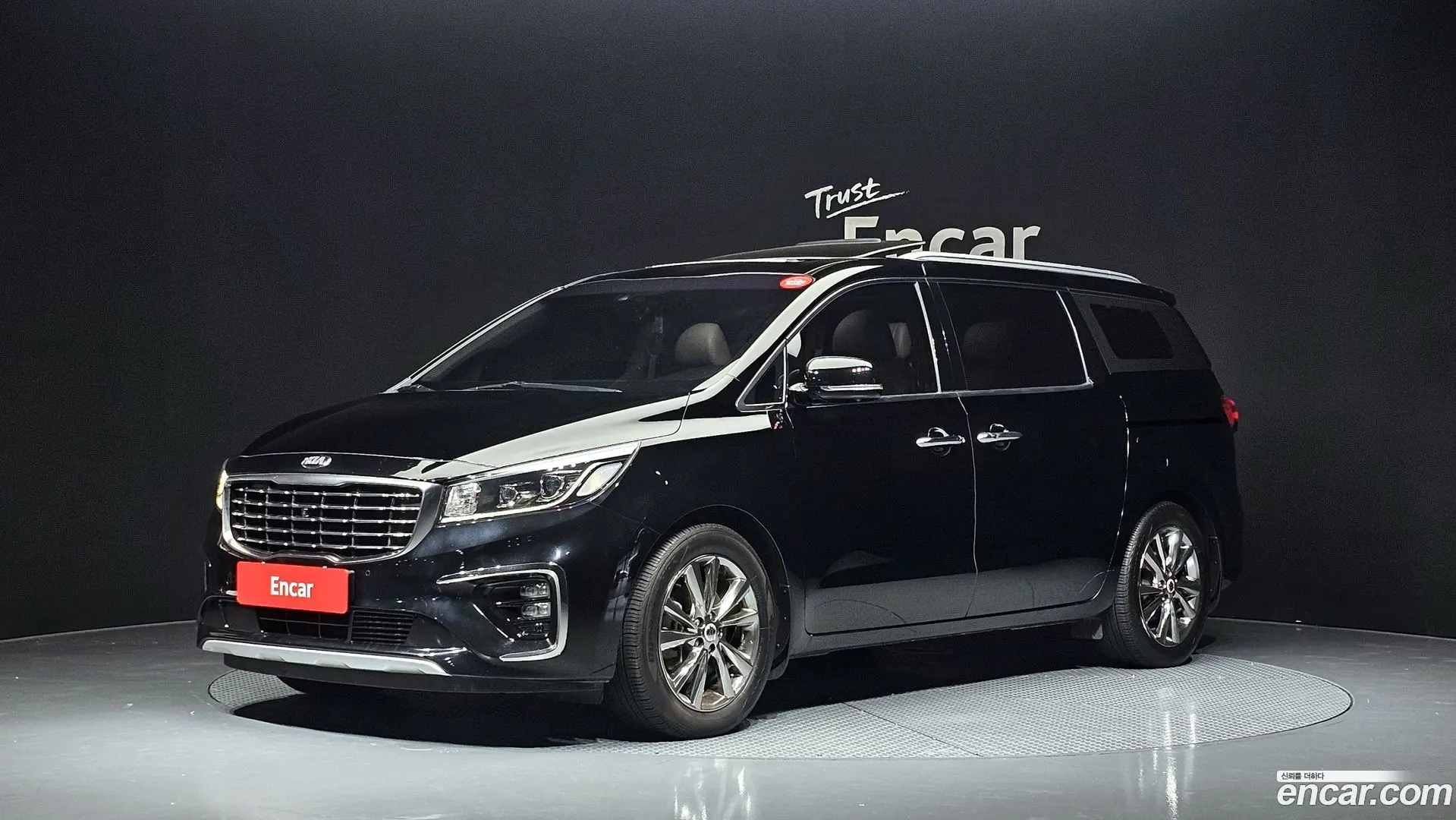Main__Slider__Photo:Canival Kia 2019.6-0