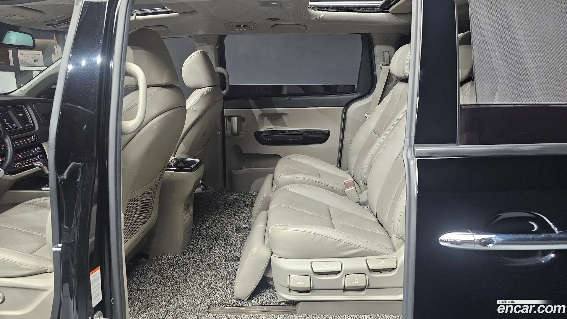 Canival Kia 2019.6-OPTION-015