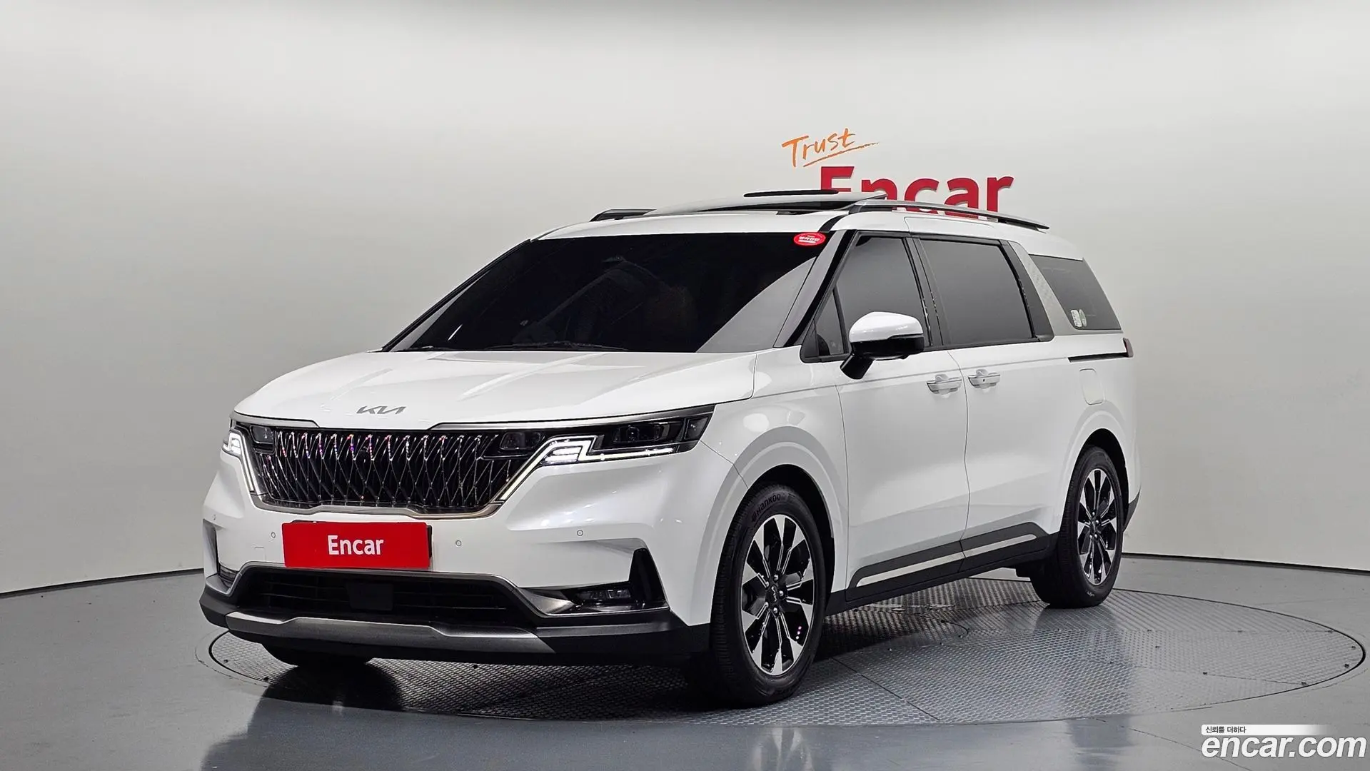 Main__Slider__Photo:Canival Kia 2023.8-0