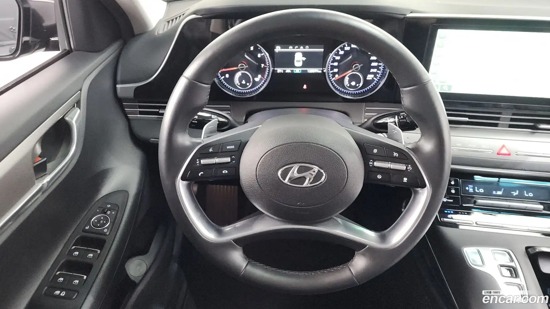 Grandeur Hyundai 2021.8-OPTION-018