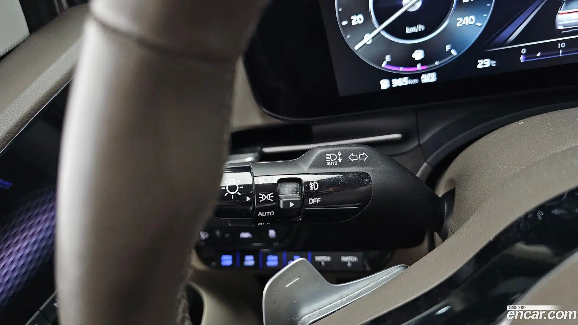 Canival Kia 2023.0-OPTION-044