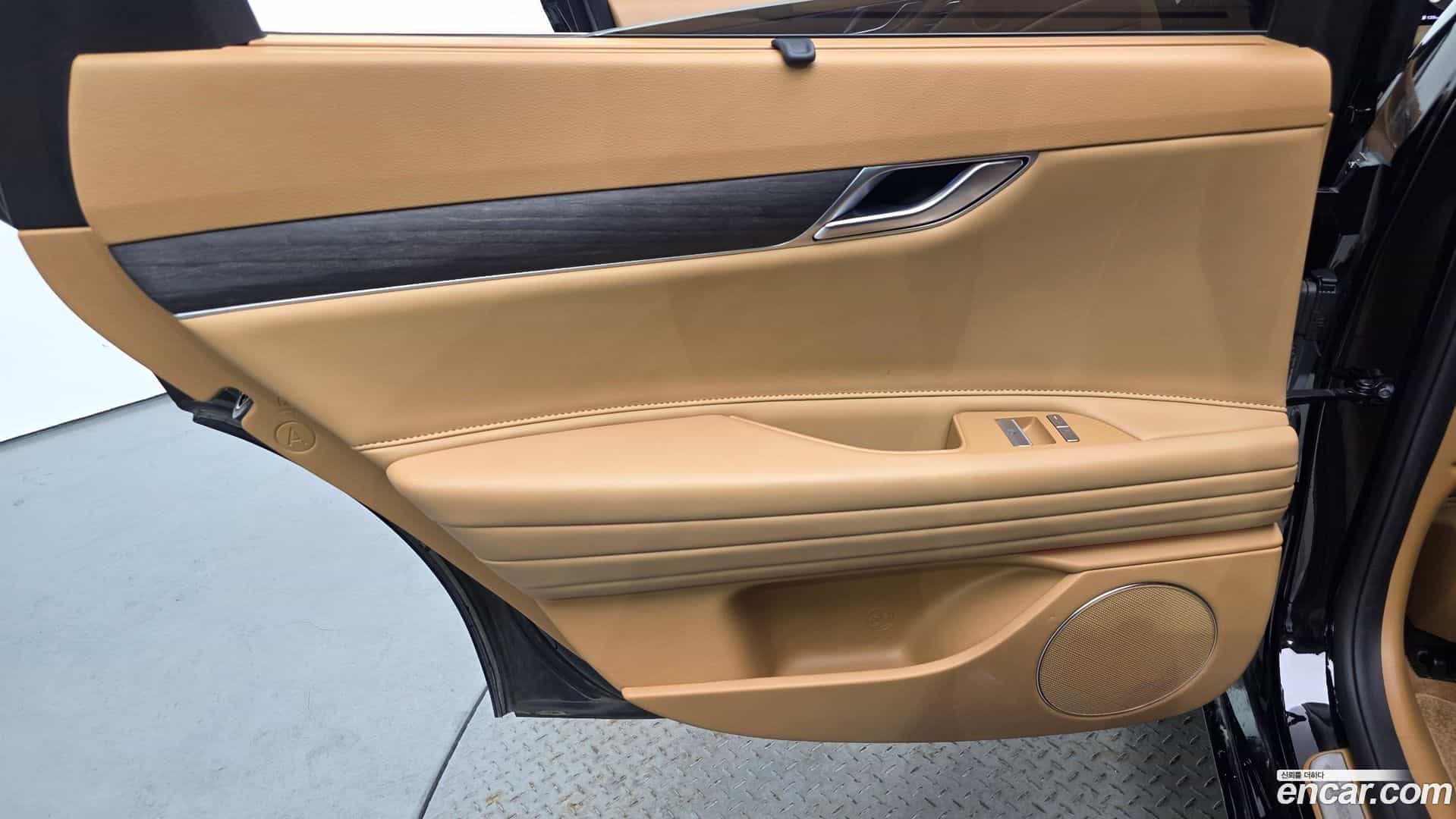 G80 Genesis 2024.3-INNER-035