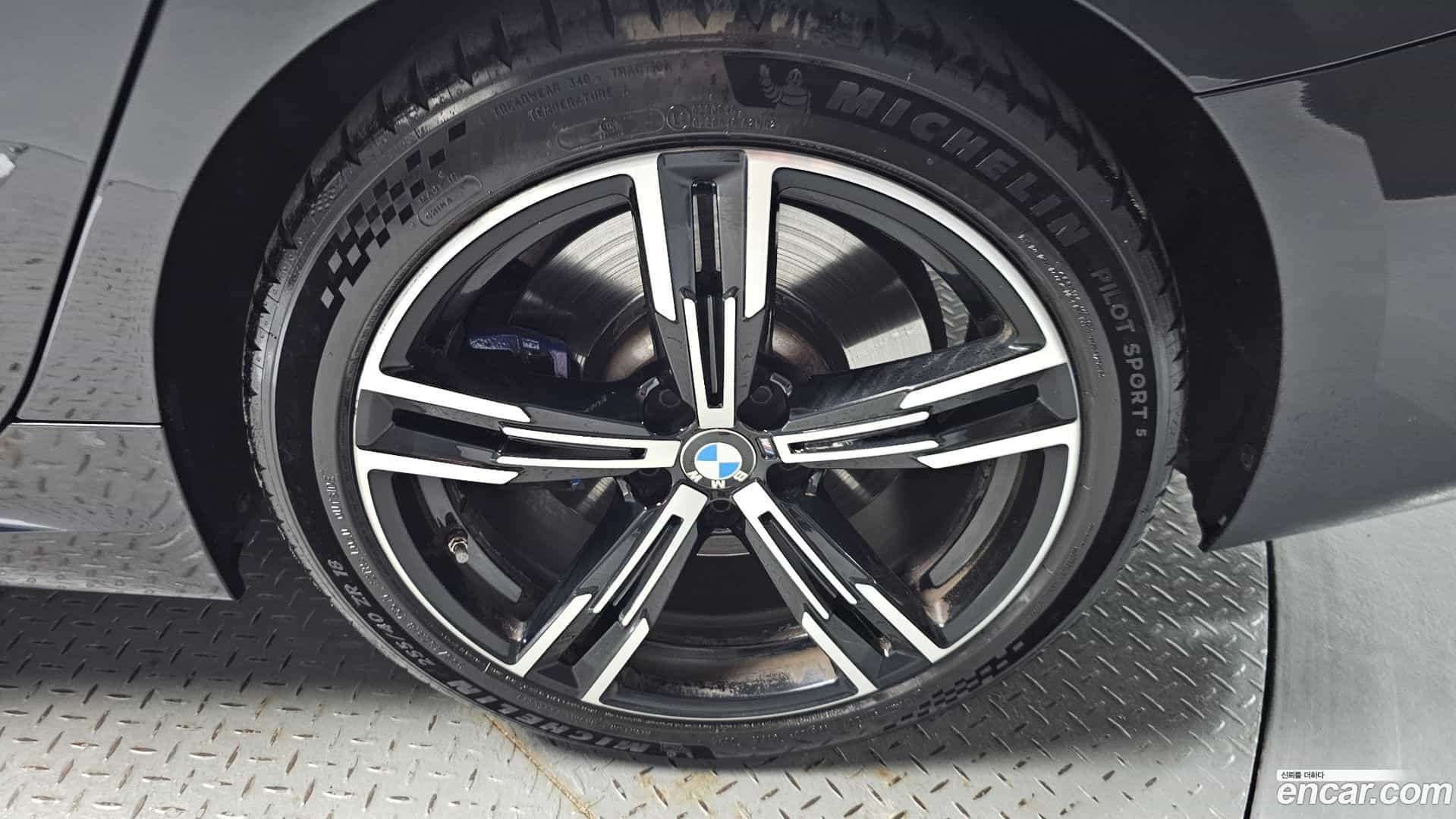 3-Series BMW 2023.8-OUTER-031