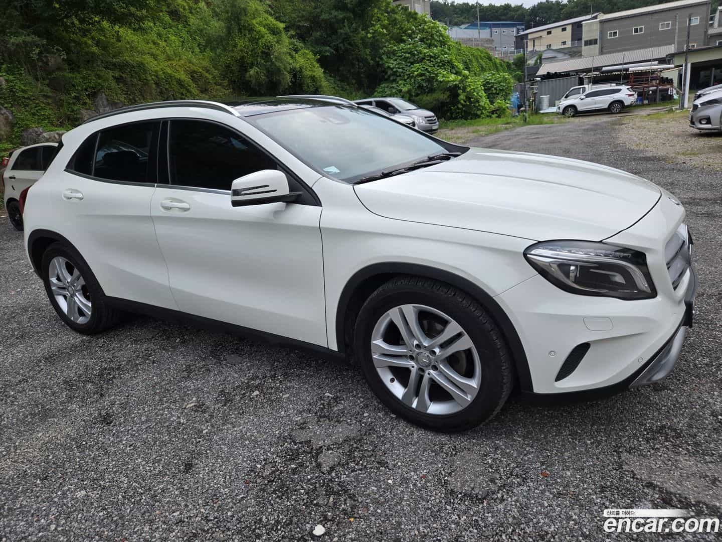 GLA-Class Mercedes-Benz 2016.2-OUTER-002