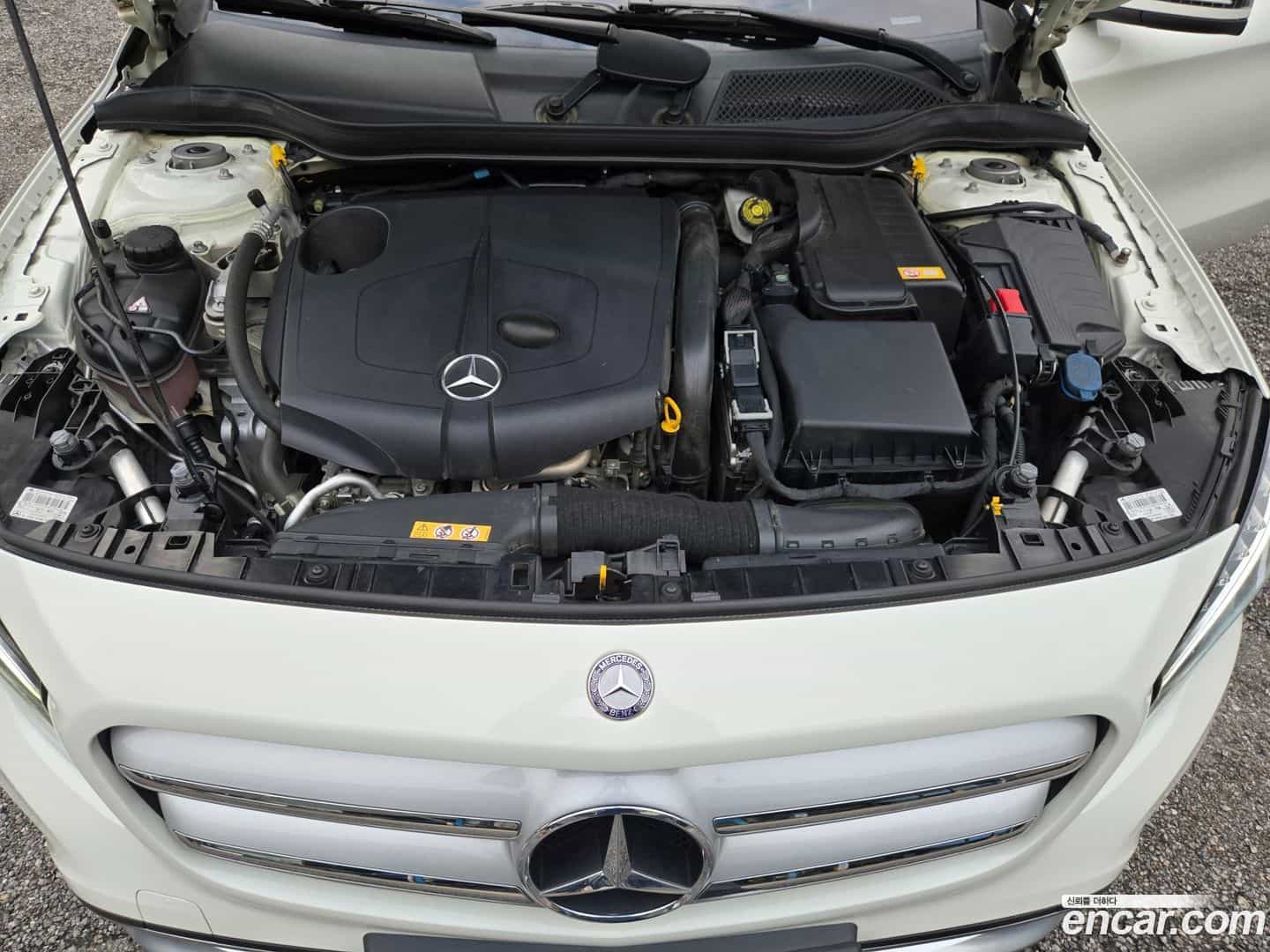 GLA-Class Mercedes-Benz 2016.2-OUTER-006