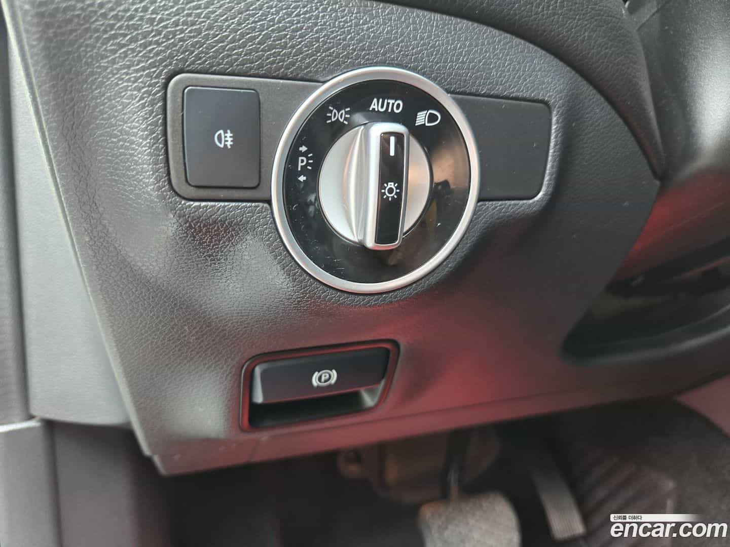 GLA-Class Mercedes-Benz 2016.2-INNER-007