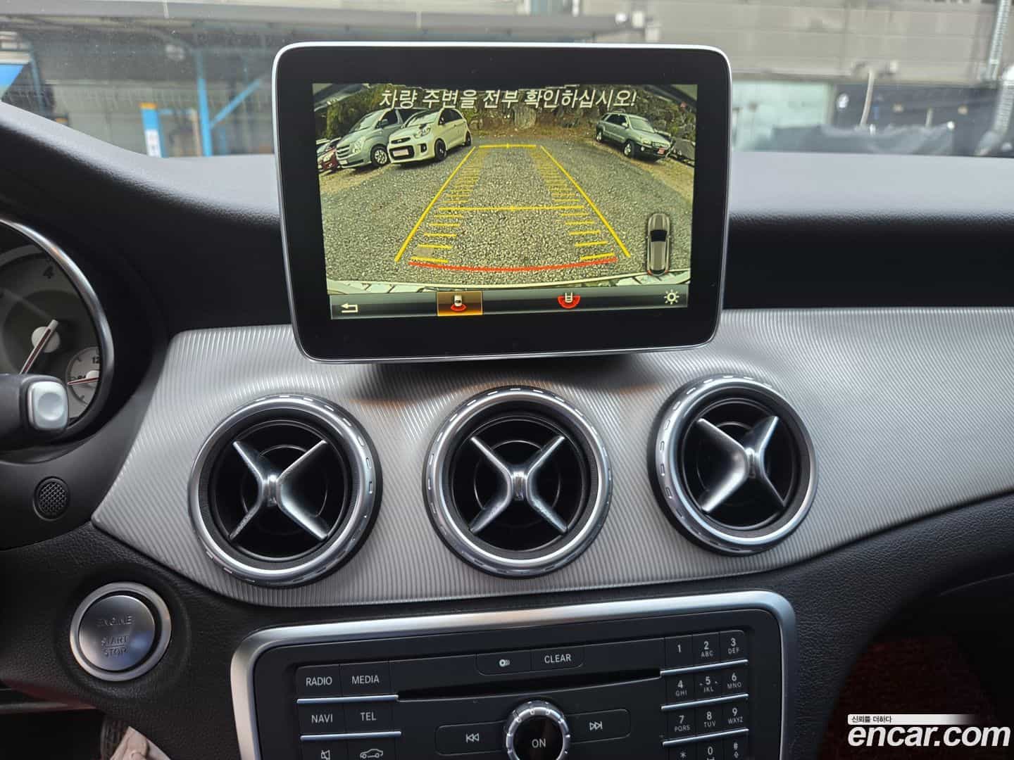 GLA-Class Mercedes-Benz 2016.2-OPTION-019