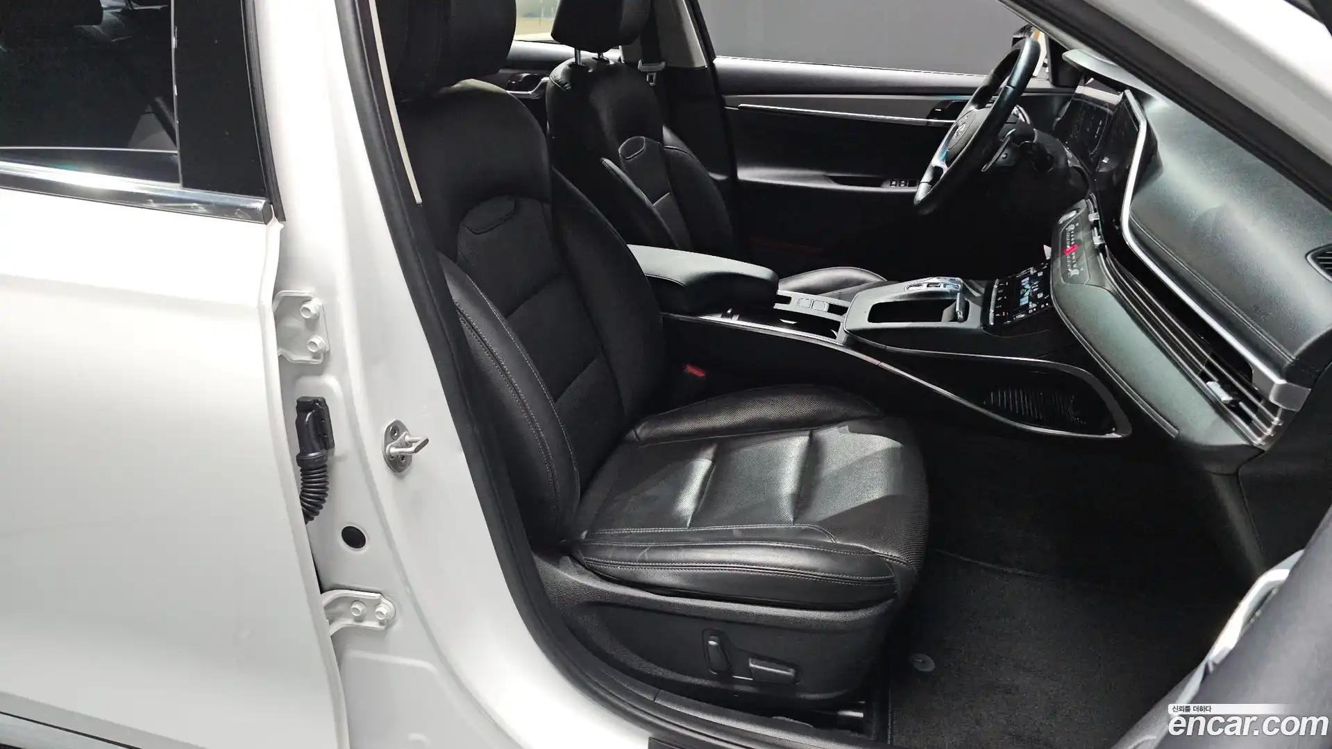 Grandeur Hyundai 2022.9-OPTION-016