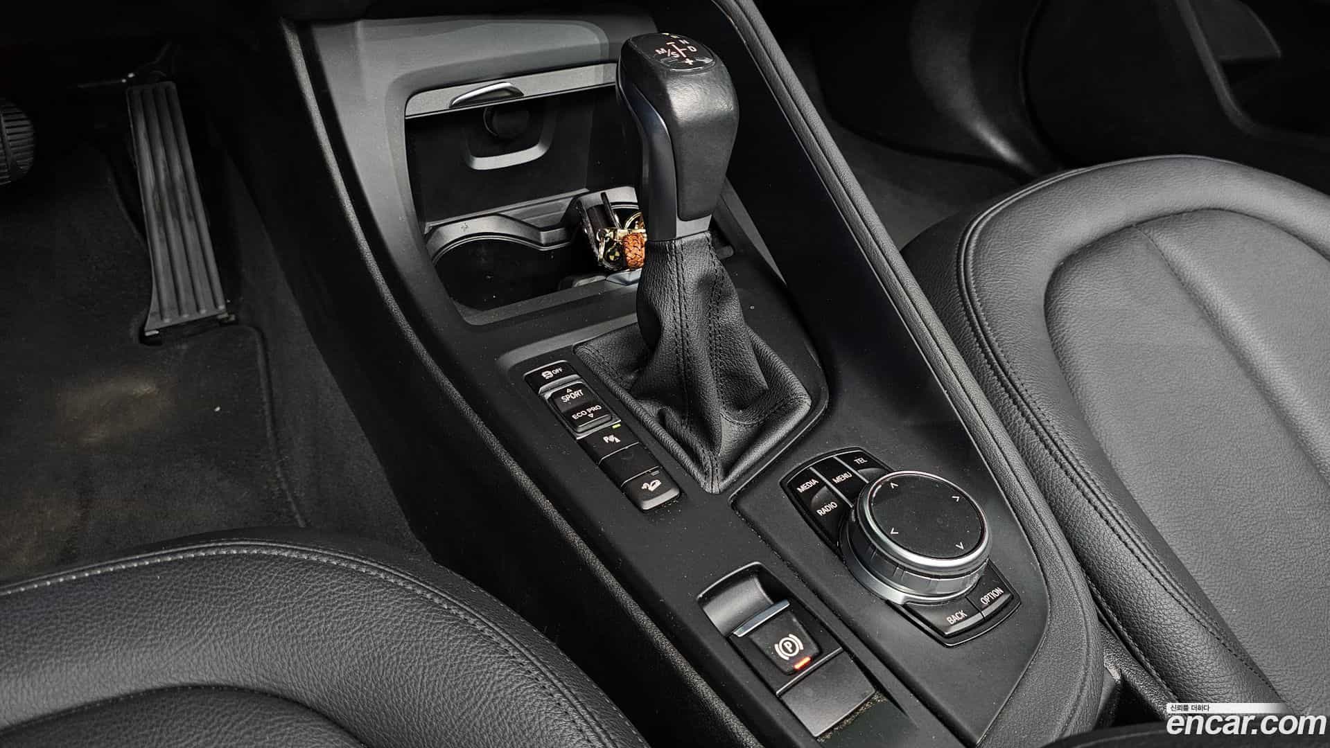 X1 BMW 2017.7-INNER-009
