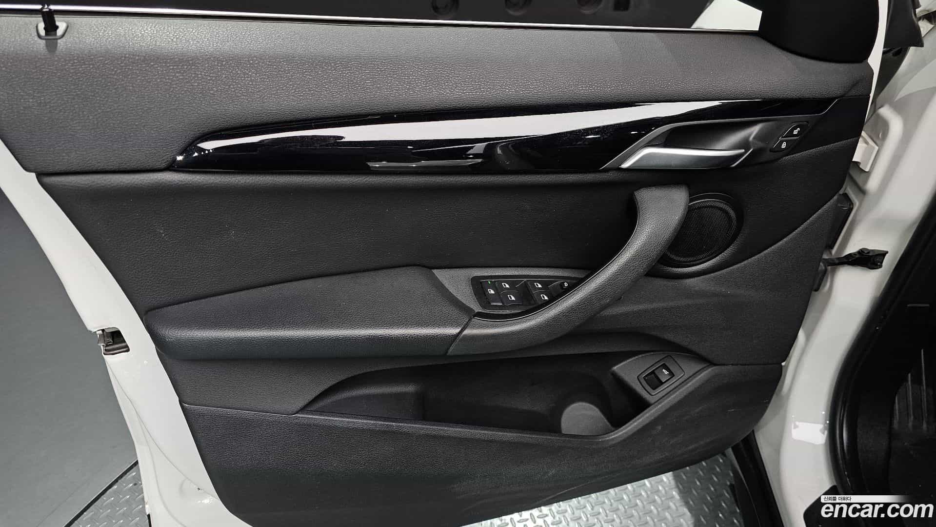 X1 BMW 2017.7-INNER-034
