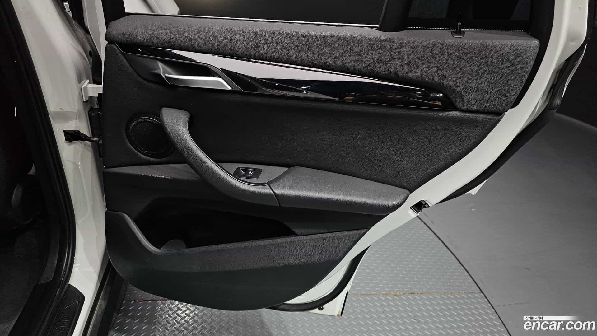 X1 BMW 2017.7-INNER-035